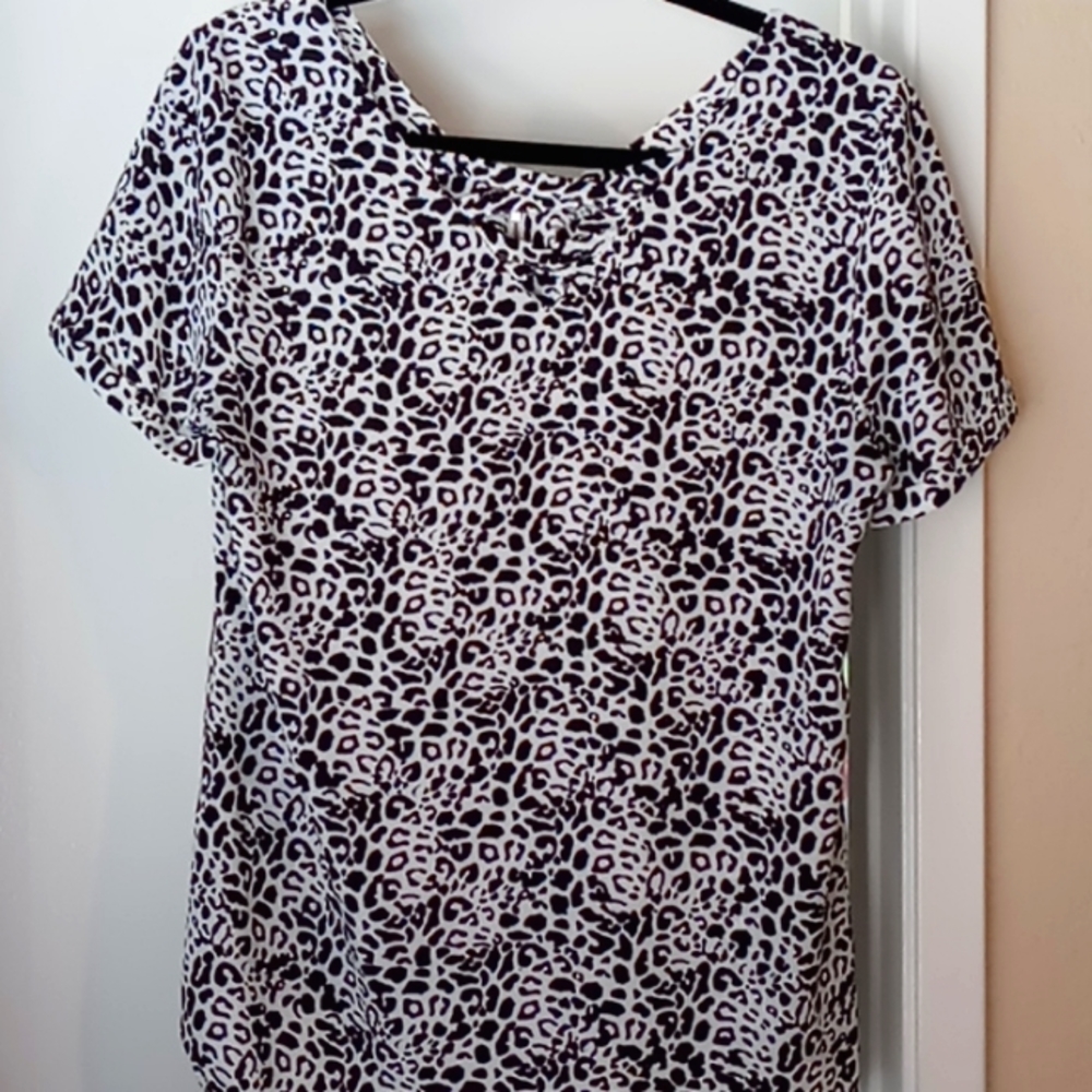 Apt 9 womens short sleeve medium blouse